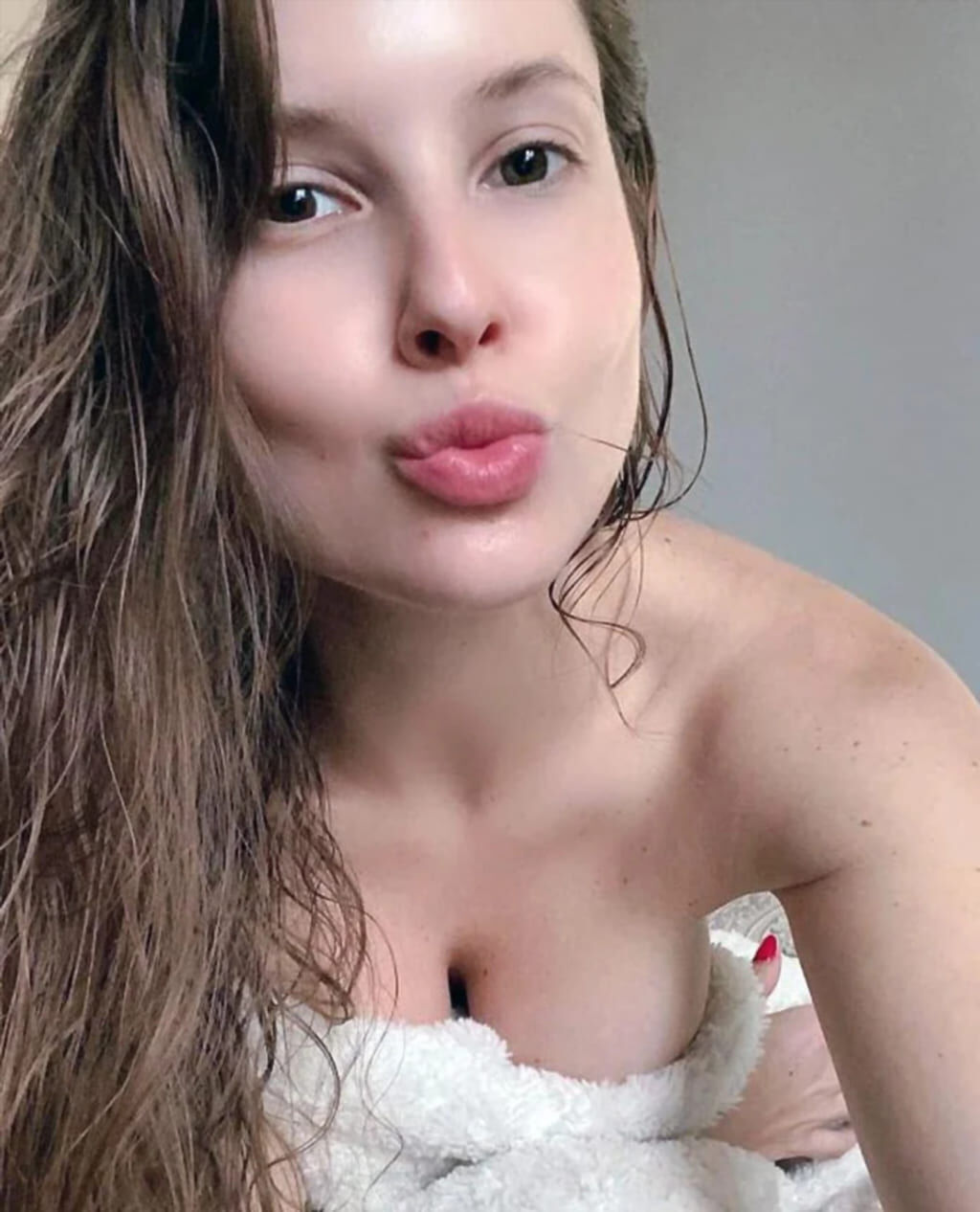 Свежий слив Amanda Cerny из закрытого сета (свежие снимки, кадр 85)