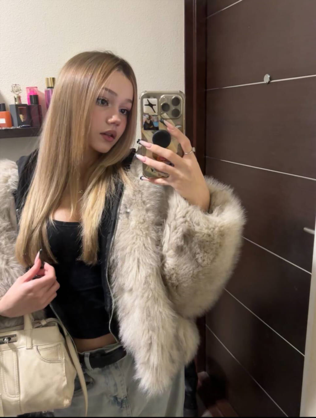 Съемка в отеле — архив #120 Слив Антотка: кадры из отеля (подборка из сета, кадр 120)