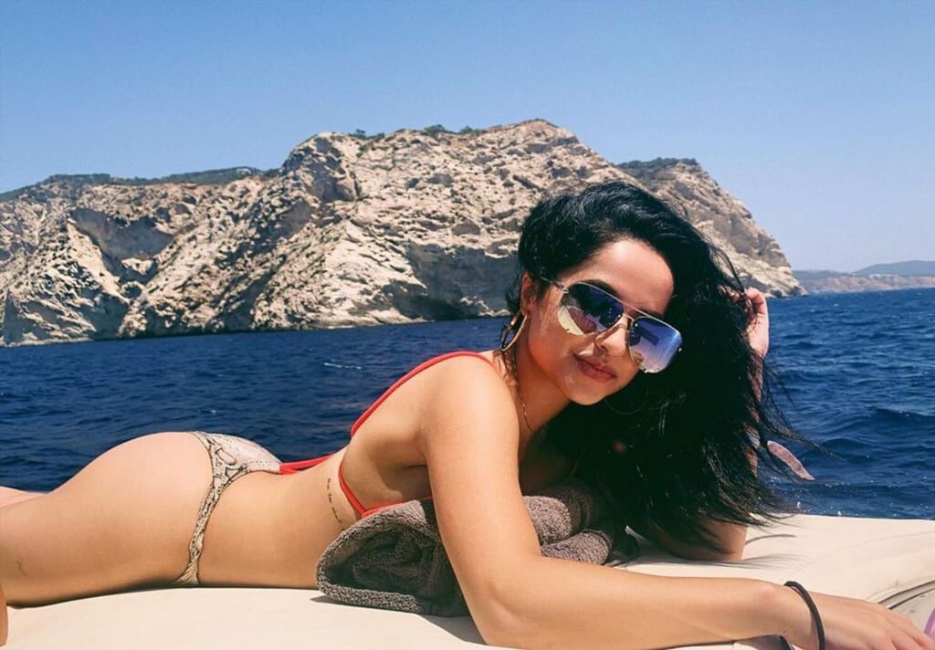 Becky G на отдыхе — эксклюзив #84 Becky G на отдыхе, слив кадров (полный архив, кадр 84)