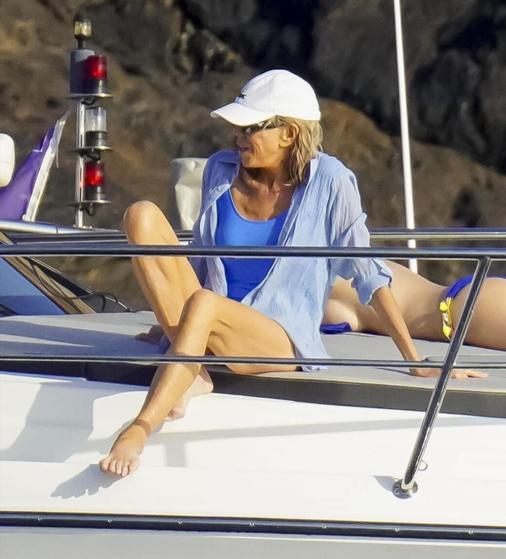 Неожиданный слив Brigitte Macron (откровенный фотосет, кадр 96)