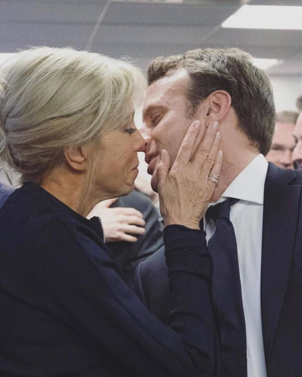 Скрытая съемка Brigitte Macron слив (откровенный фотосет, кадр 84)