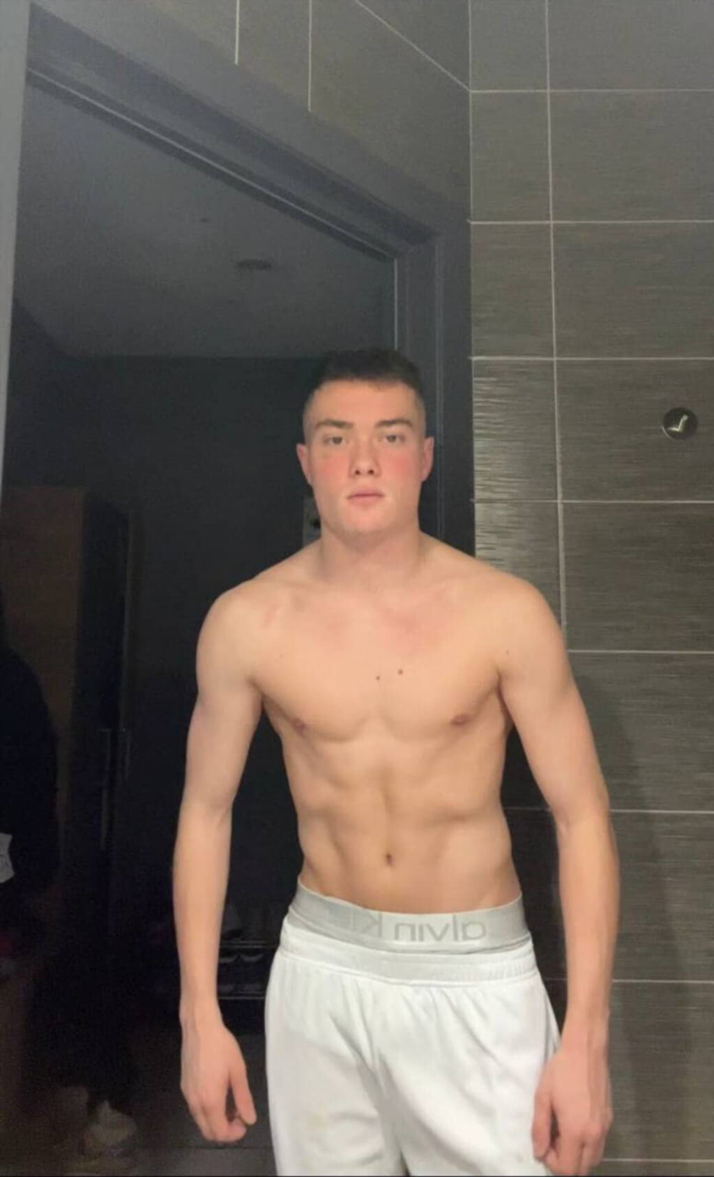 Слив интимных фото Володи XXL (откровенный фотосет, кадр 15)