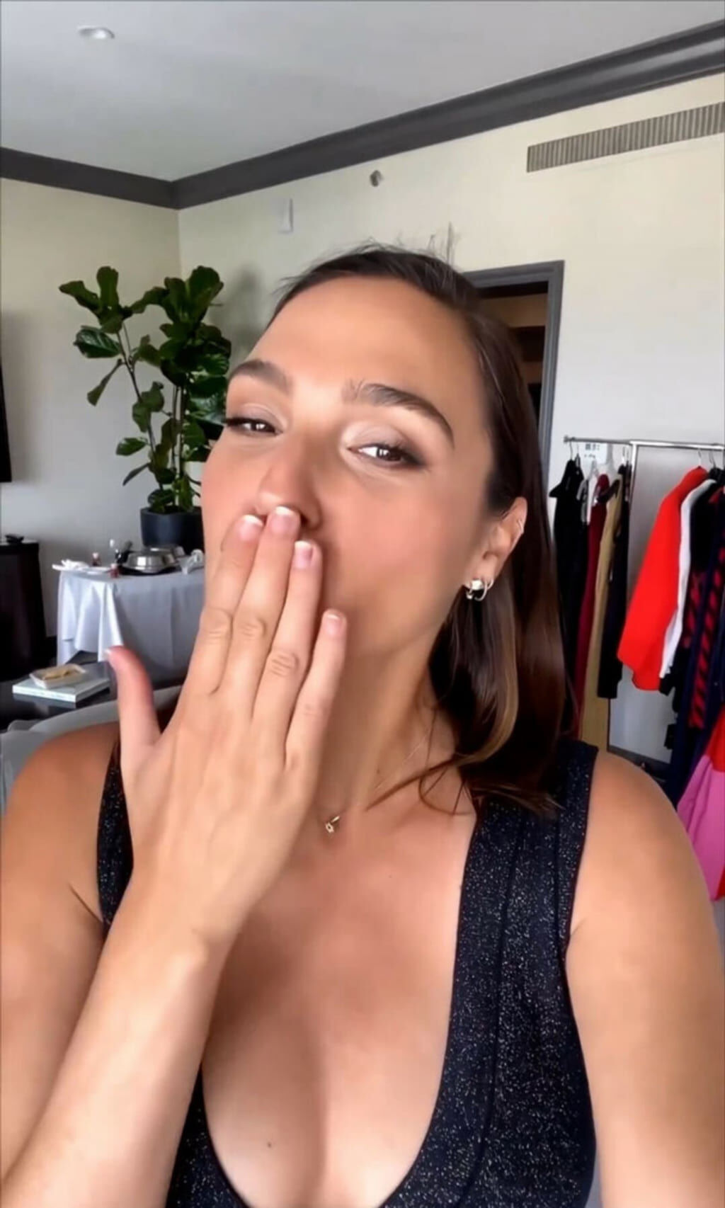 Горячий слив с Gal Gadot (откровенный фотосет, кадр 140)