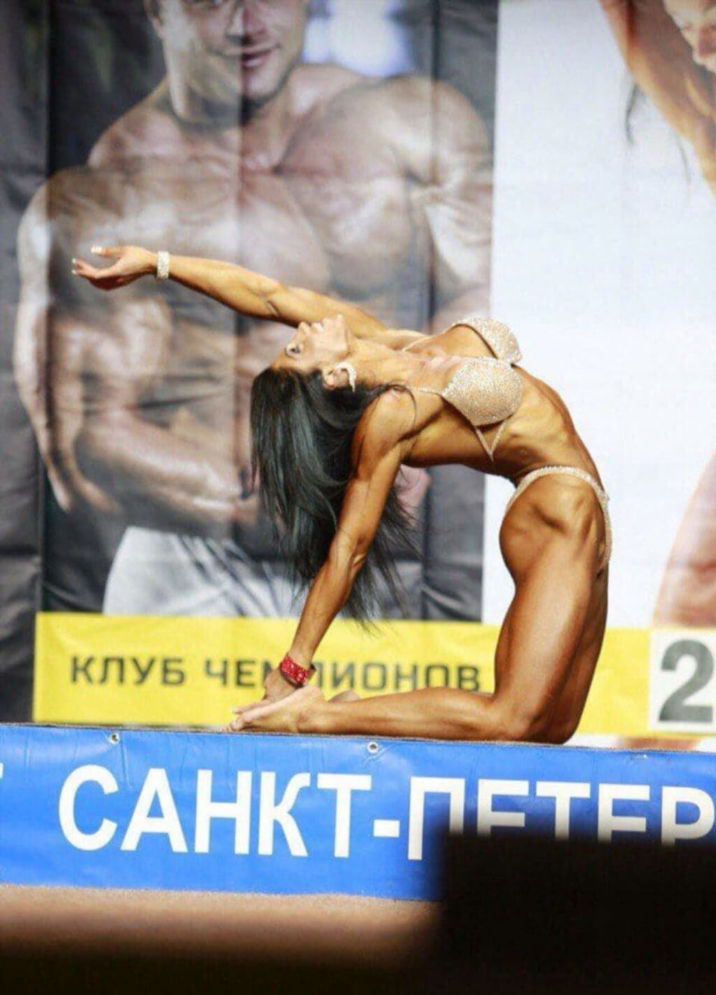 Архивные фото Наваррской Слив архива фото: Дарья Наваррская