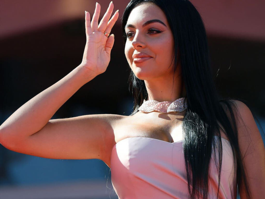 Слив редких кадров Georgina Rodriguez