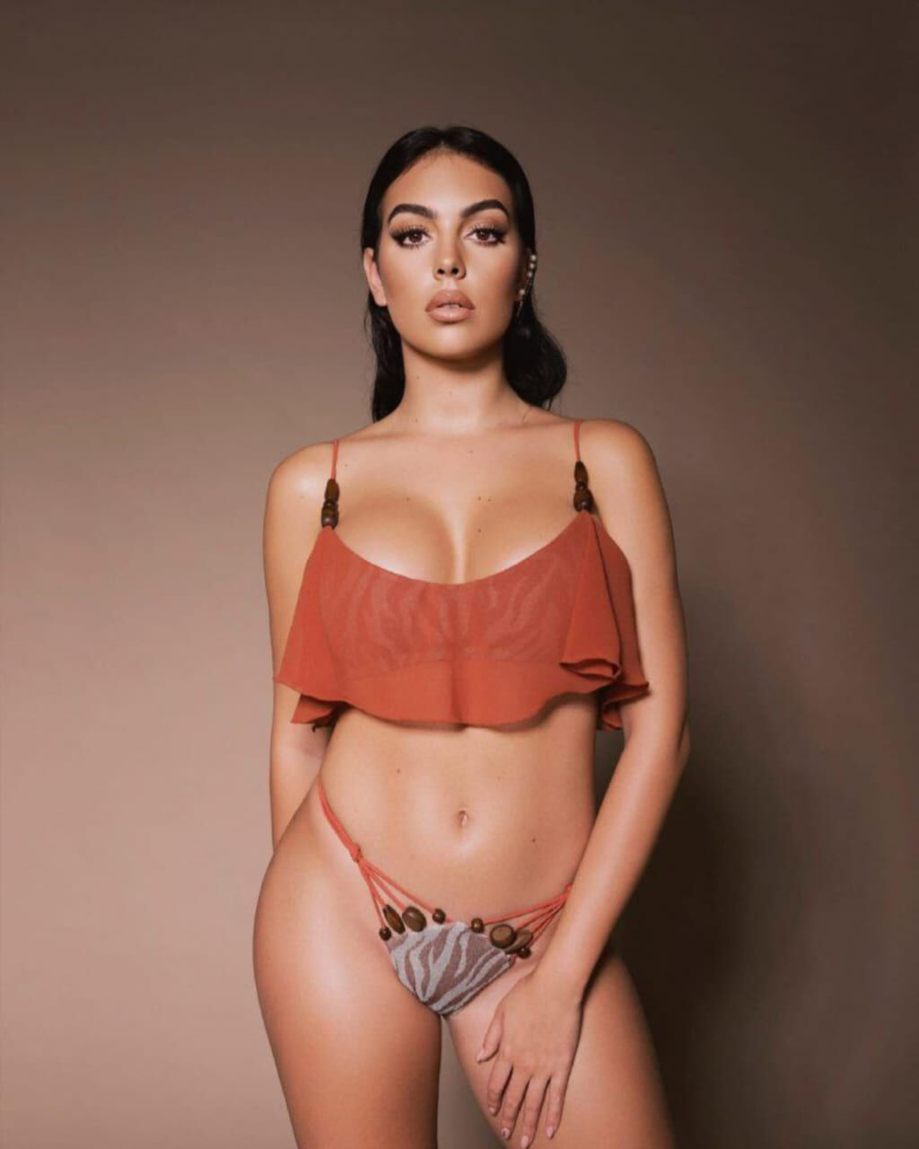 Приватный архив Georgina Rodriguez (детальный ракурс, кадр 116)