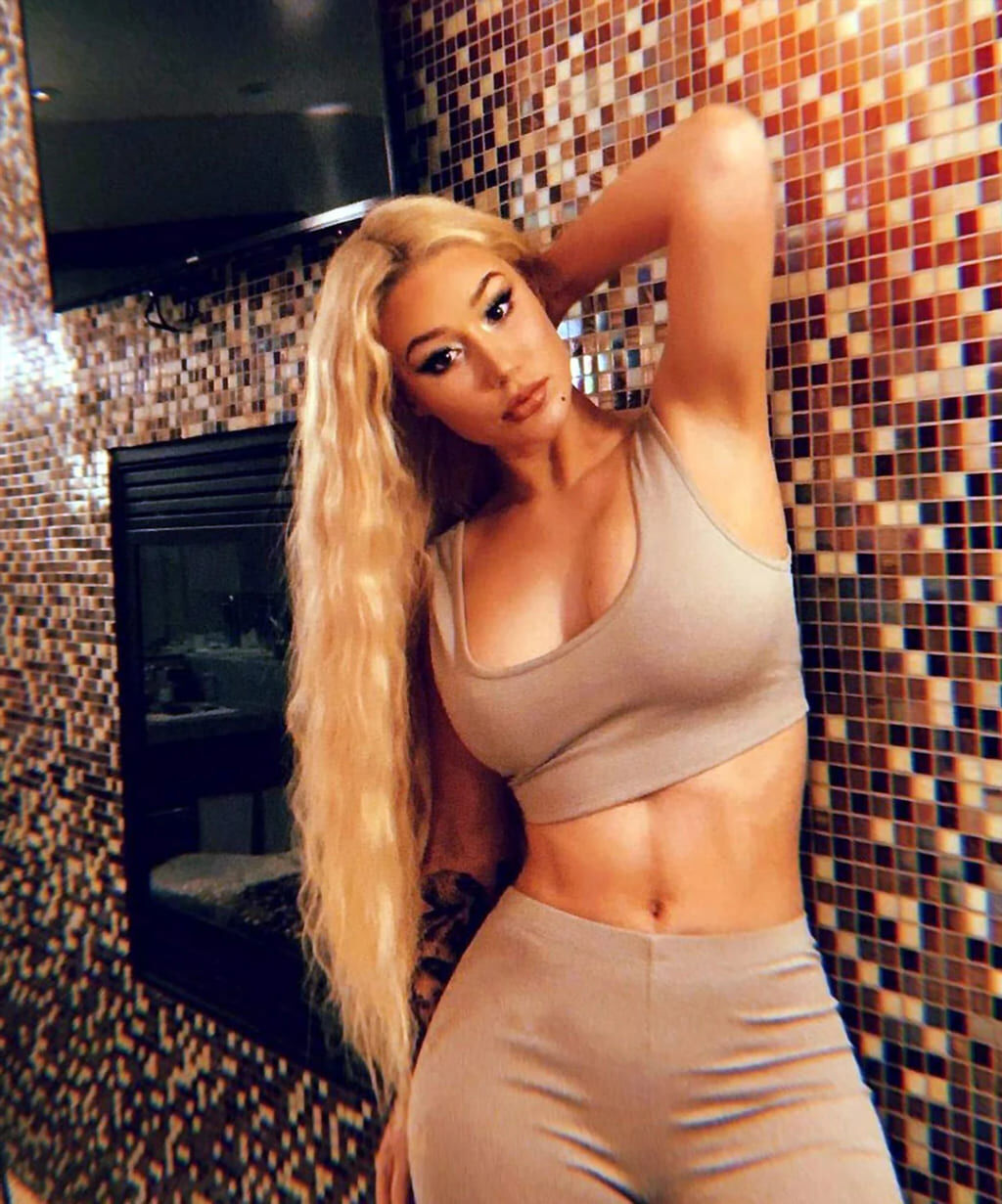 Приватная съемка в студии Новые приватные фото Iggy Azalea в студии