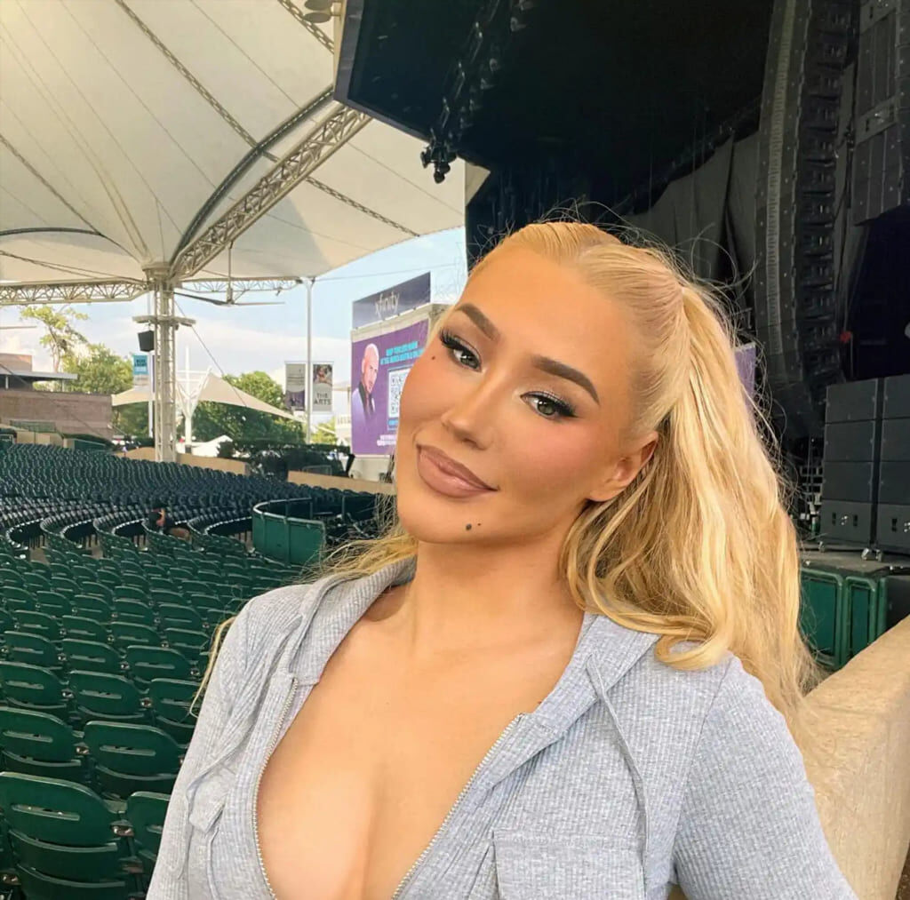 Iggy Azalea в бикини Смелый образ Iggy Azalea в бикини