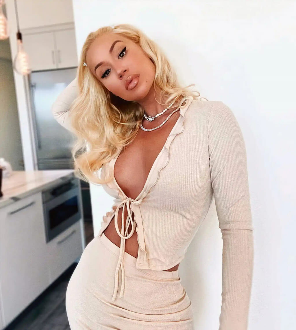 Кадр на балконе #128 Личные снимки Iggy Azalea на балконе (эксклюзивные кадры, кадр 128)