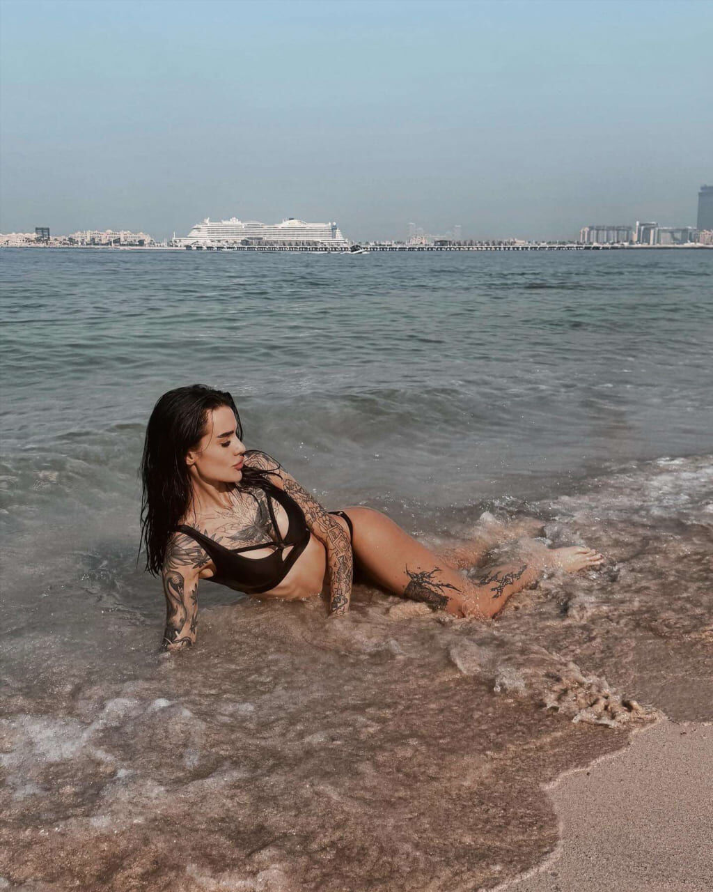 Карина Аракелян слив ночной съемки (откровенный фотосет, кадр 42)