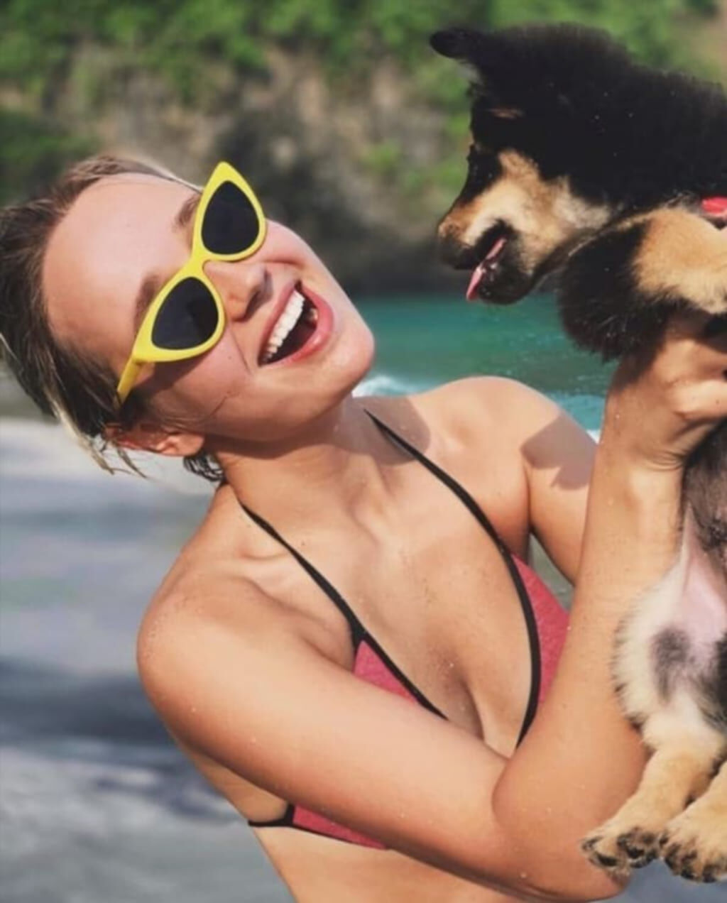 Горячий кадр певицы Клава Кока слив кадров из душа