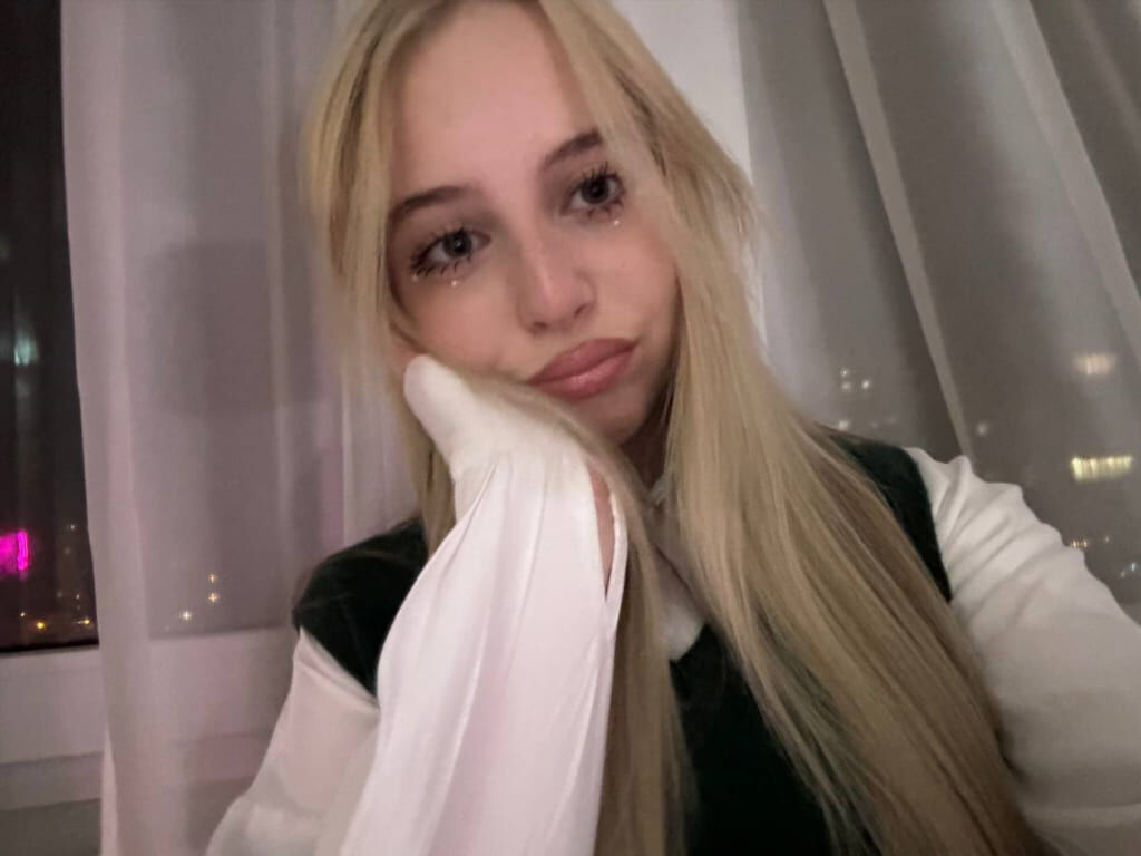 Слив Ксюша Авдеева из ШГШ редкие кадры