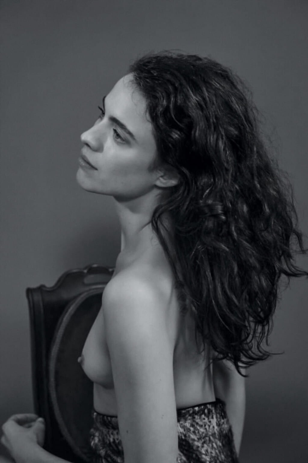 Слив с примерки Margaret Qualley (полный архив, кадр 93)