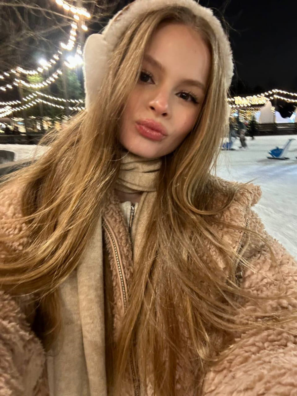 слитые фотографии милана стар из архива