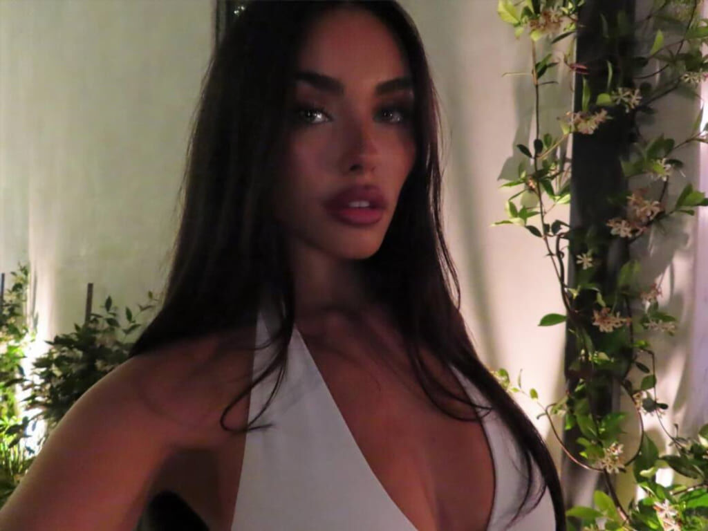 Архивный слив певицы Madison Beer (в высоком качестве, кадр 81)