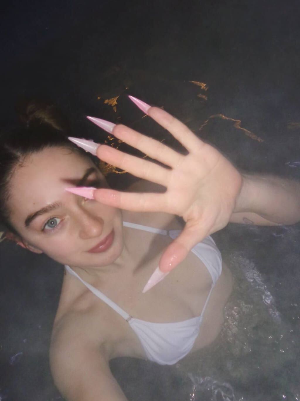 Отдых на море — подборка #217 Тот самый слив Мэйби Бэйби с отдыха на море (горячие кадры, кадр 217)