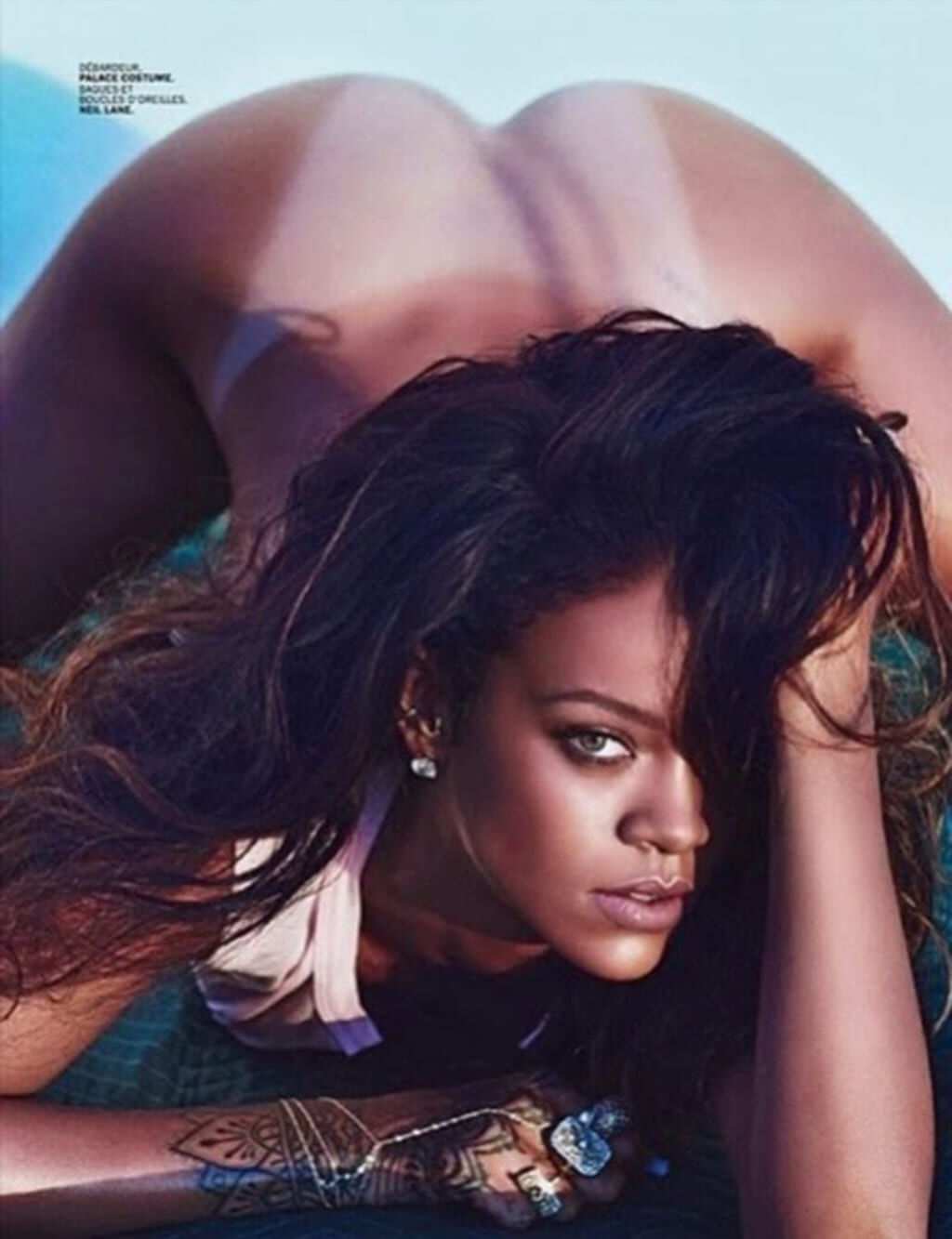 Слитые кадры Rihanna с отдыха (в высоком качестве, кадр 84)