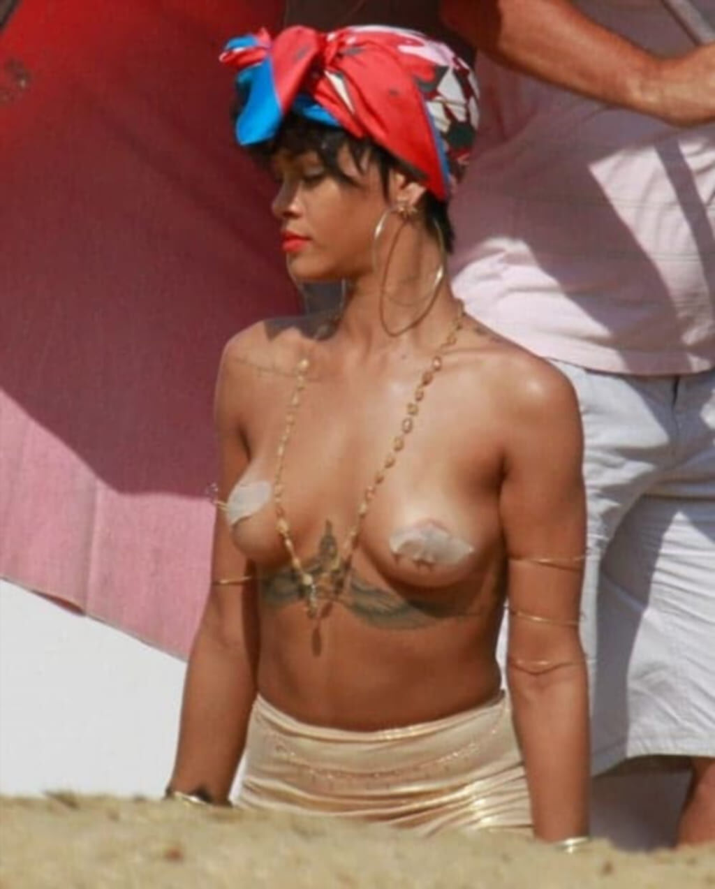 Слив Rihanna: смелые кадры сета (в высоком качестве, кадр 50)