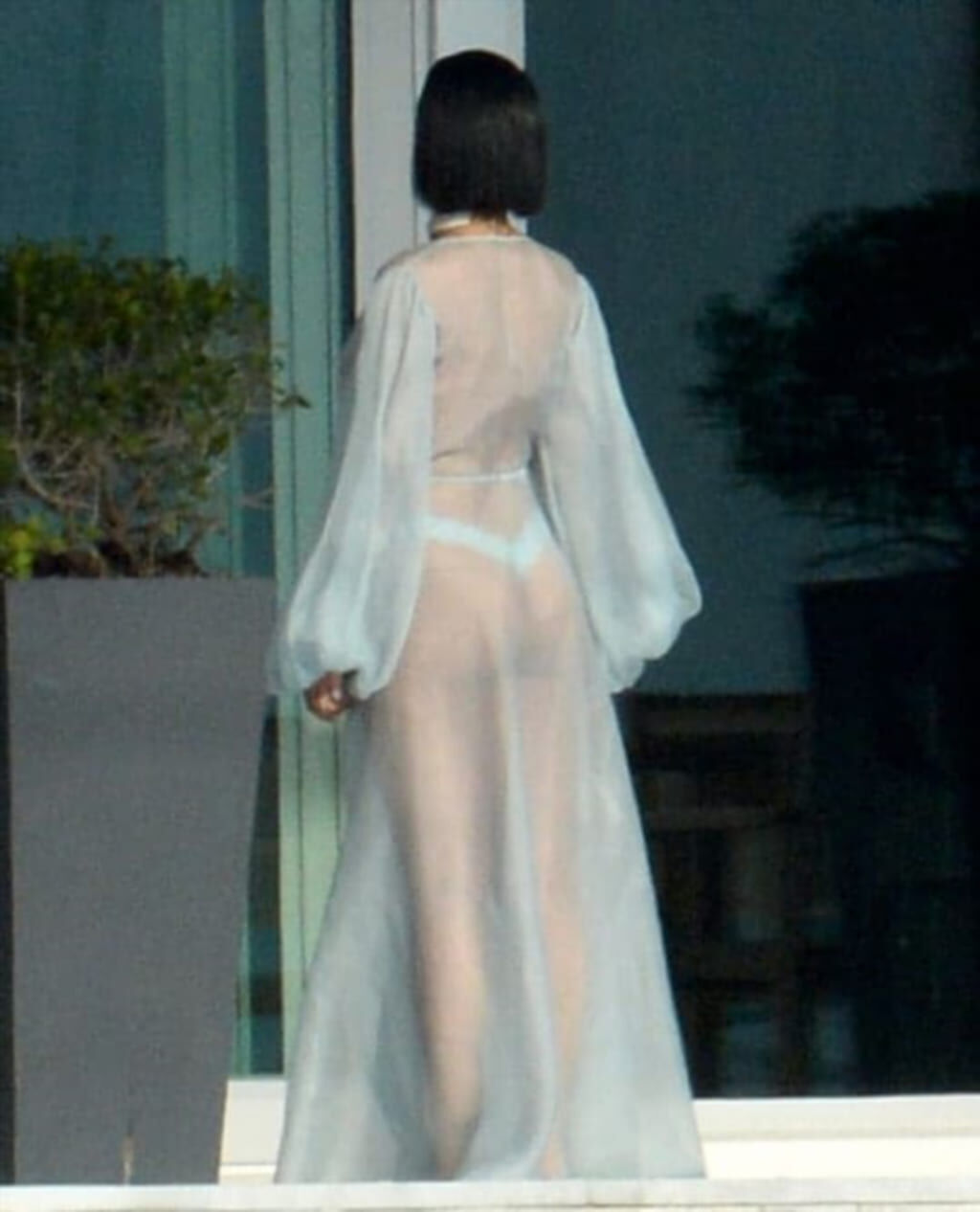 Слив с фотосессии Rihanna для глянца (детальный ракурс, кадр 149)