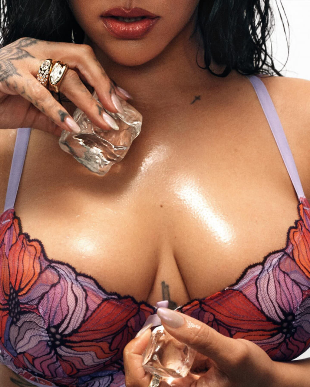 Слив Rihanna: кадры из отеля (откровенный фотосет, кадр 107)