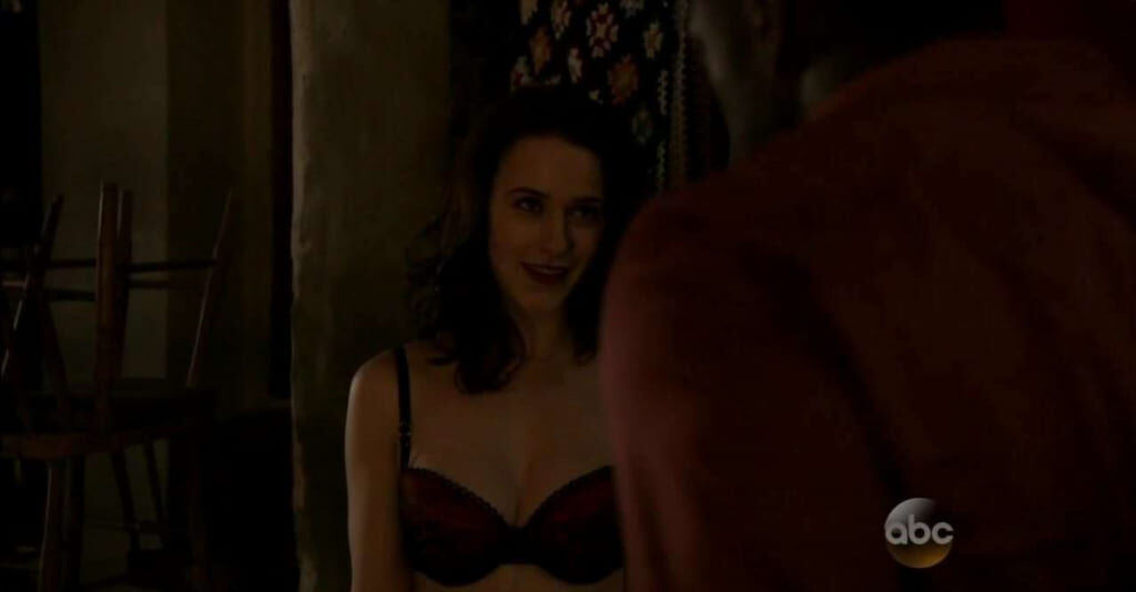 Горячий слив с Rachel Brosnahan (кадры из закрытого архива, кадр 36)