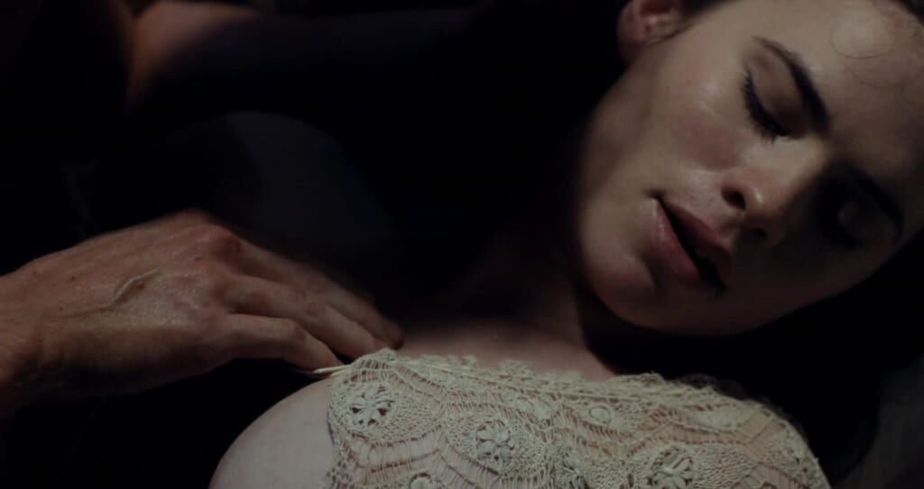 Hayley Atwell: архивный сет в нижнем белье (кадры из закрытого архива, кадр 42)