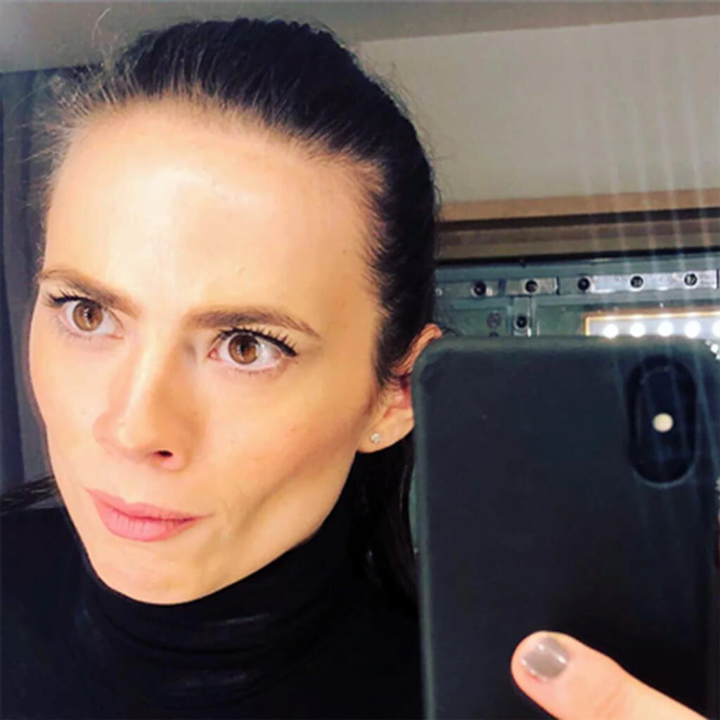 Смелый образ Hayley Atwell в прозрачном топе (детальный ракурс, кадр 43)