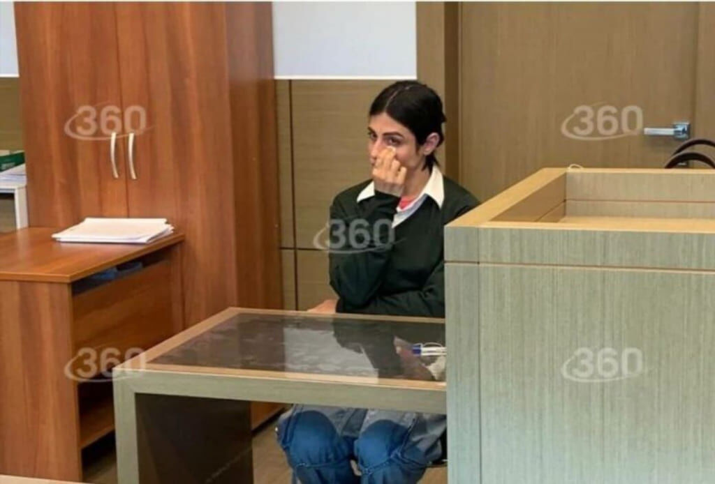Свежий слив Хилми, откровенный образ (откровенный фотосет, кадр 45)