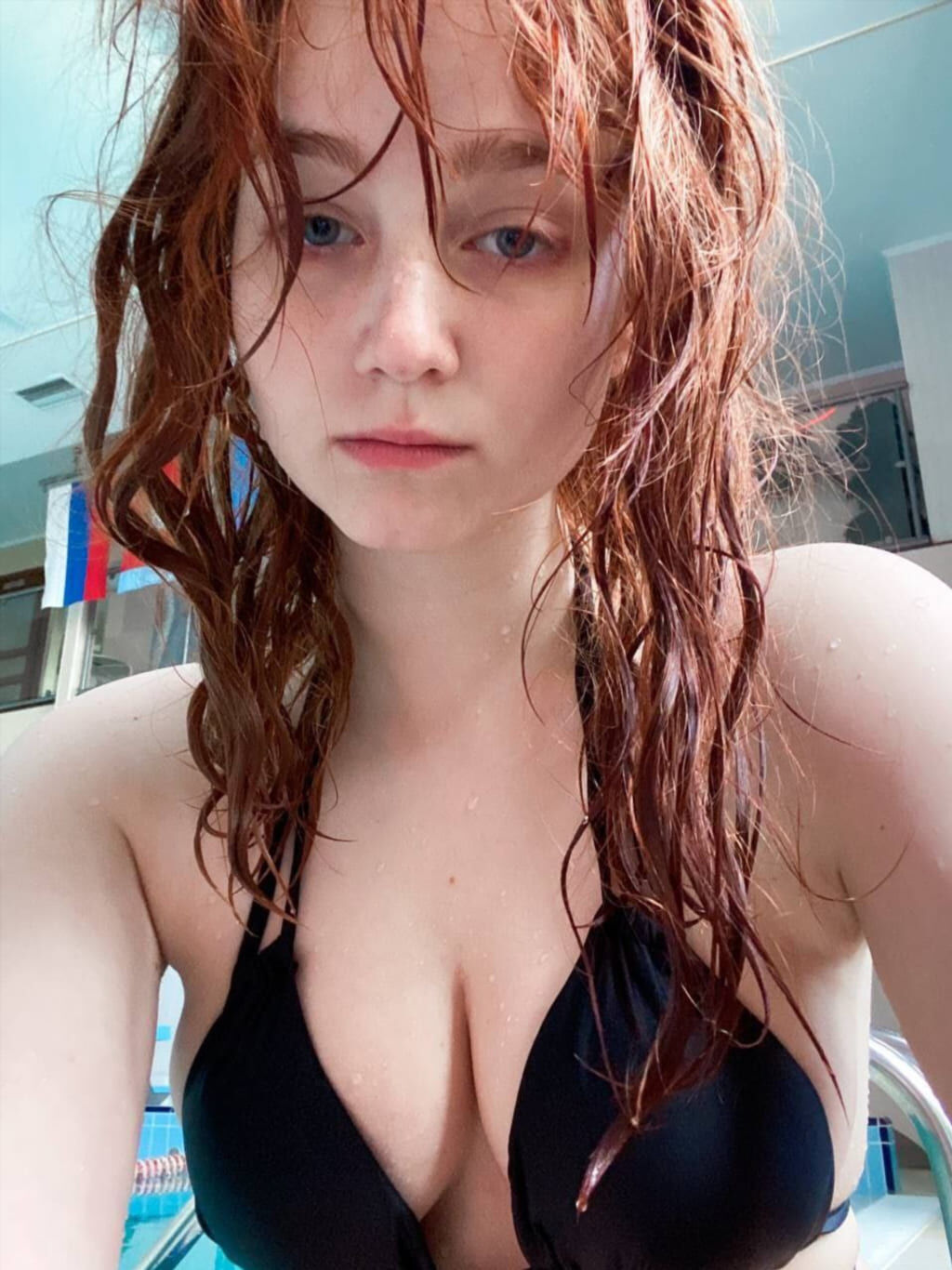 Eveliinushkaa в домашней фотосессии (детальный ракурс, кадр 37)