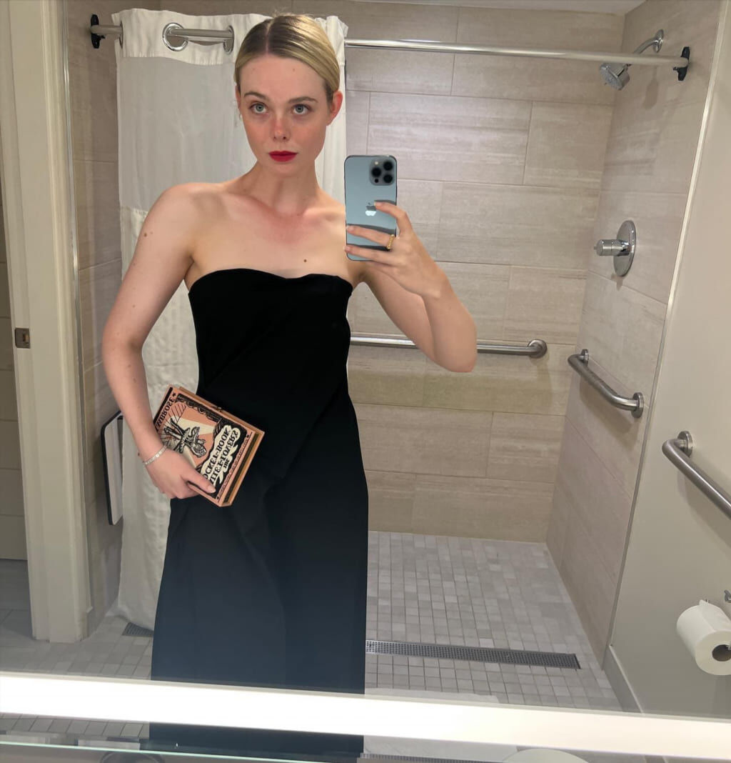 Elle у бассейна Слив Elle Fanning: фото у бассейна