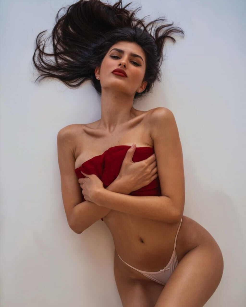 Слив закрытой съемки Яэль Коэн Арис (откровенный фотосет, кадр 33)