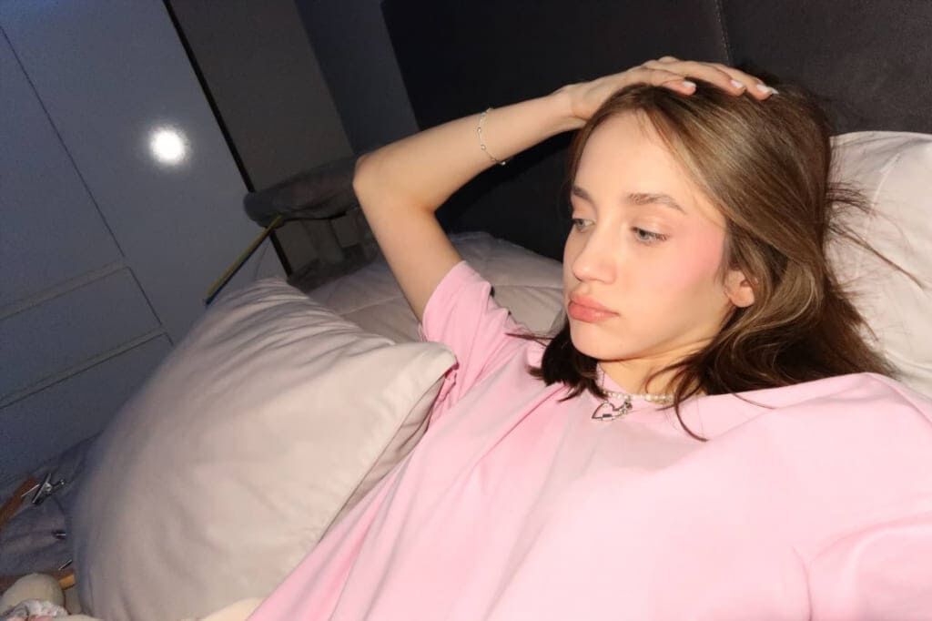 Редкие кадры со стримов 7angelinka (откровенный фотосет, кадр 46)