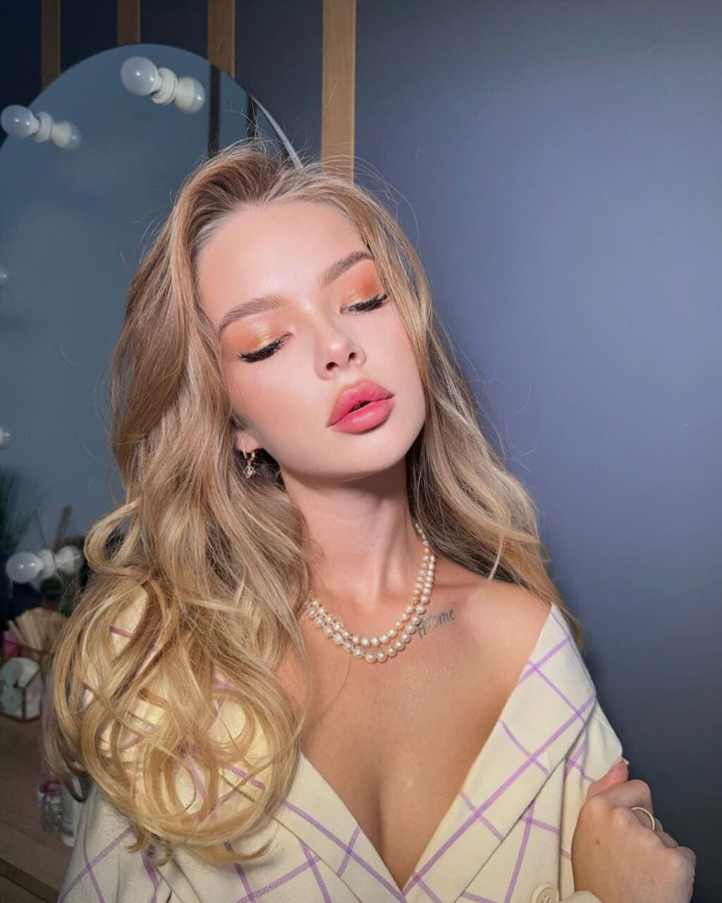 amlolliii: студийная фотосессия
