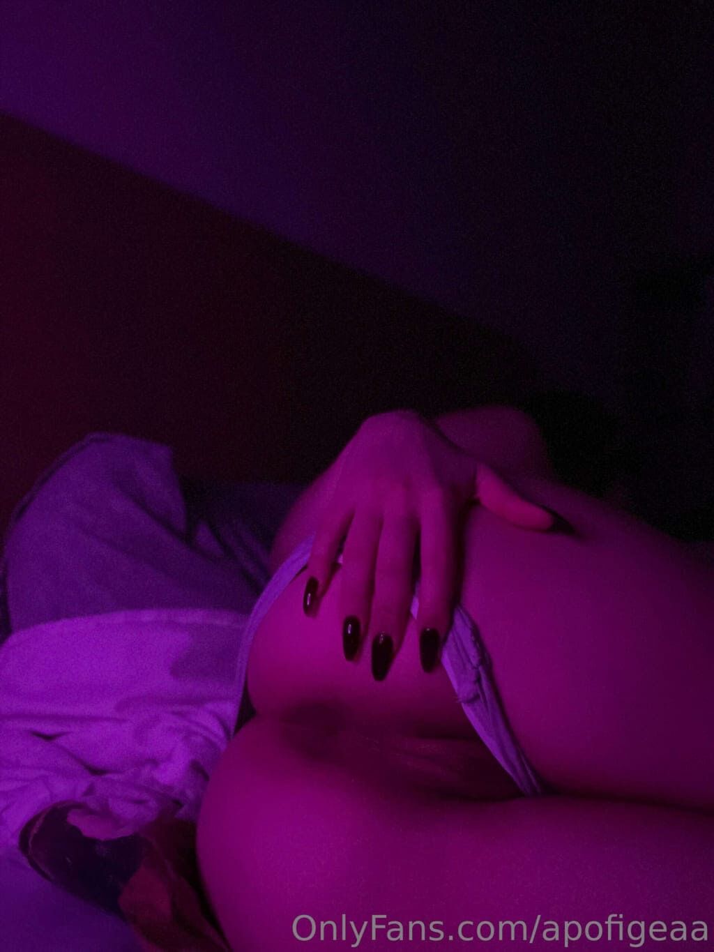 Съемка в отеле — фотосет #76 Слив apofigeaa: съемка в отеле (подборка из сета, кадр 76)