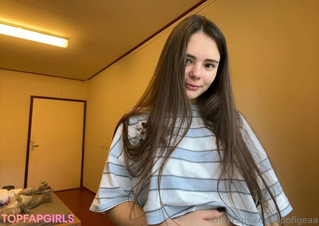 Эстетичный кадр Слив apofigeaa: вид со спины