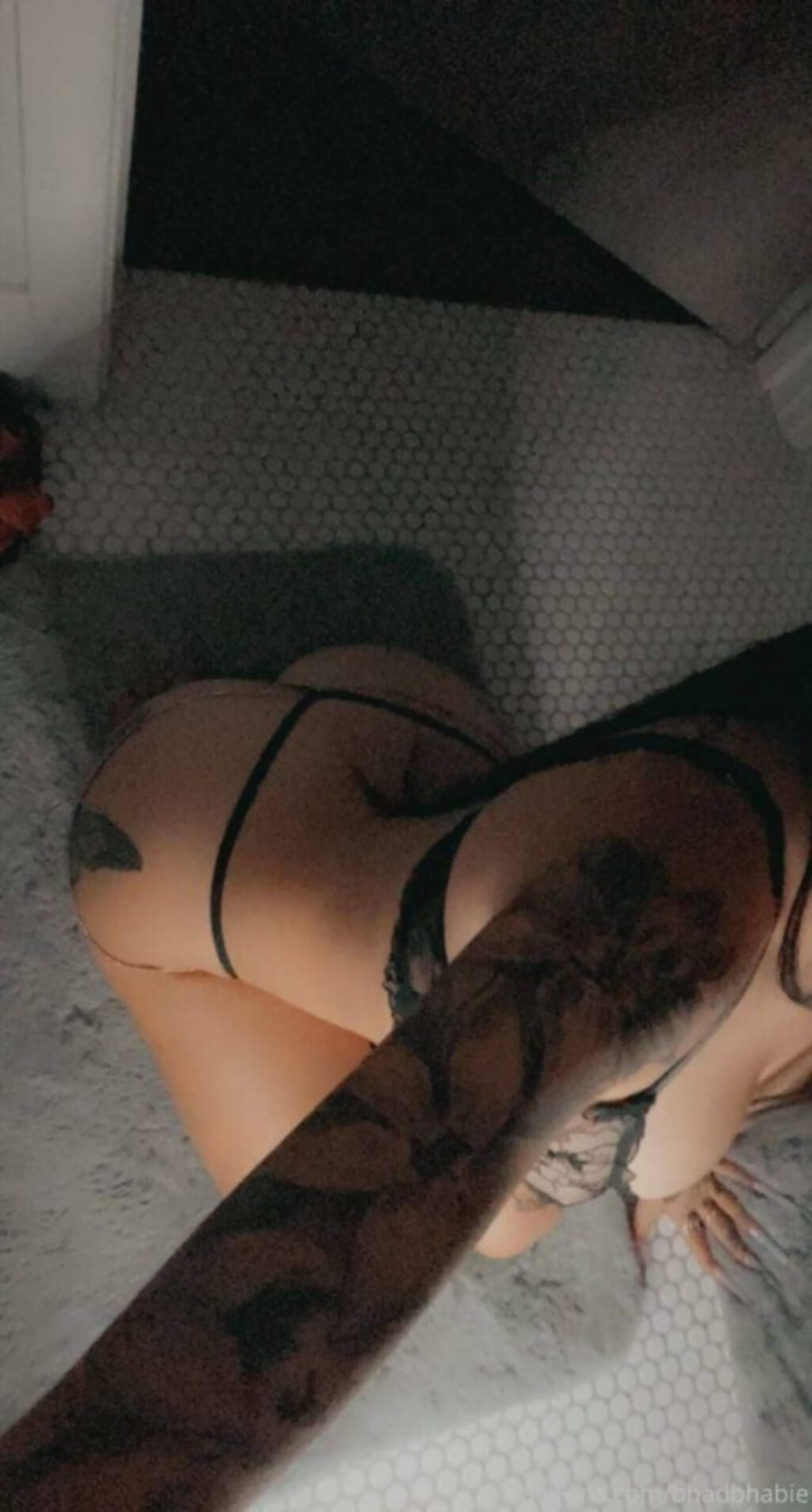 Bhad Bhabie в белье — подборка #103 Откровенный образ Bhad Bhabie в белье (детальный ракурс, кадр 103)