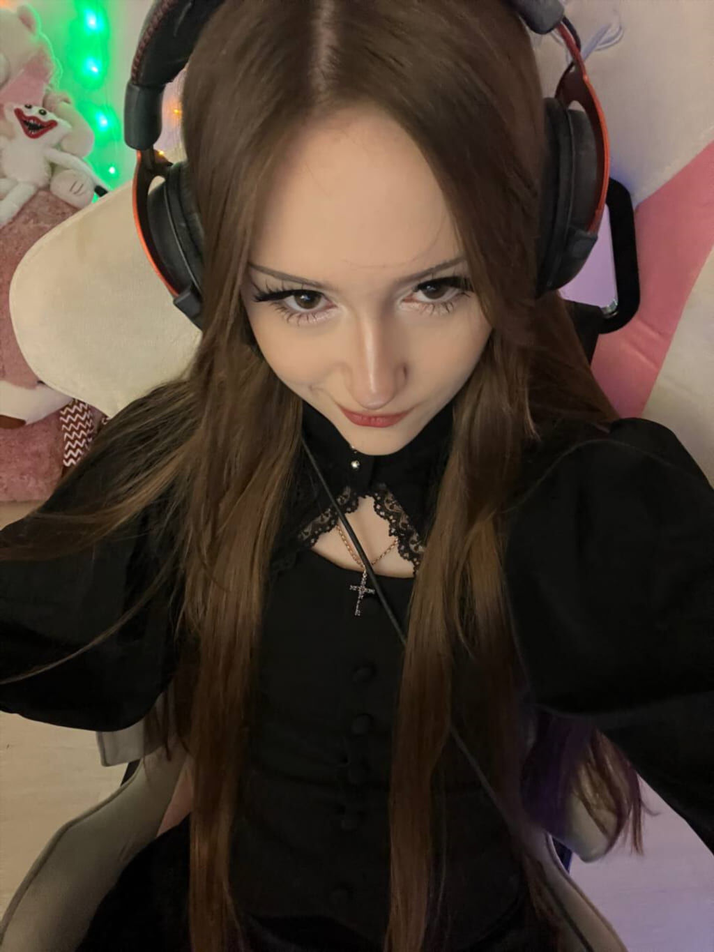 Слив личных фото dasha228play (откровенный фотосет, кадр 21)