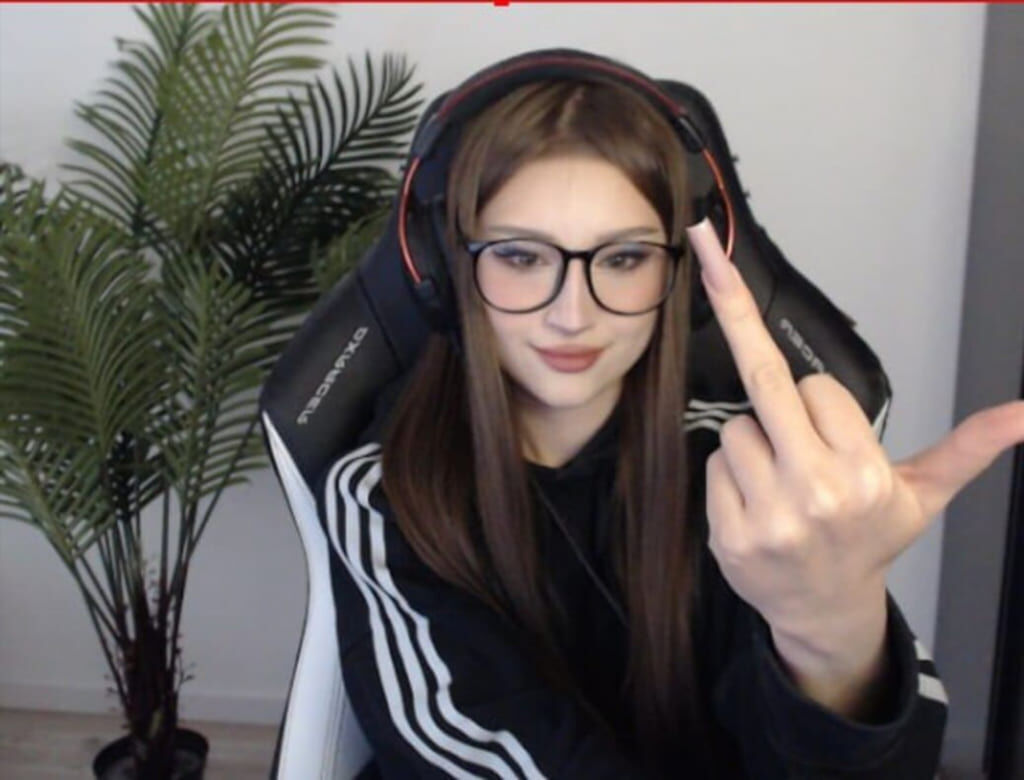 Слив dasha228play в полный рост (полный архив, кадр 38)