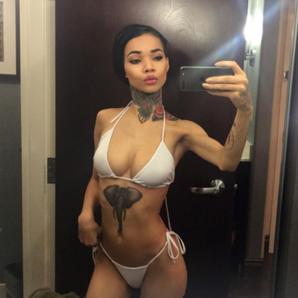 Откровенный сет Gena Tew Откровенный образ и фотослив Gena Tew