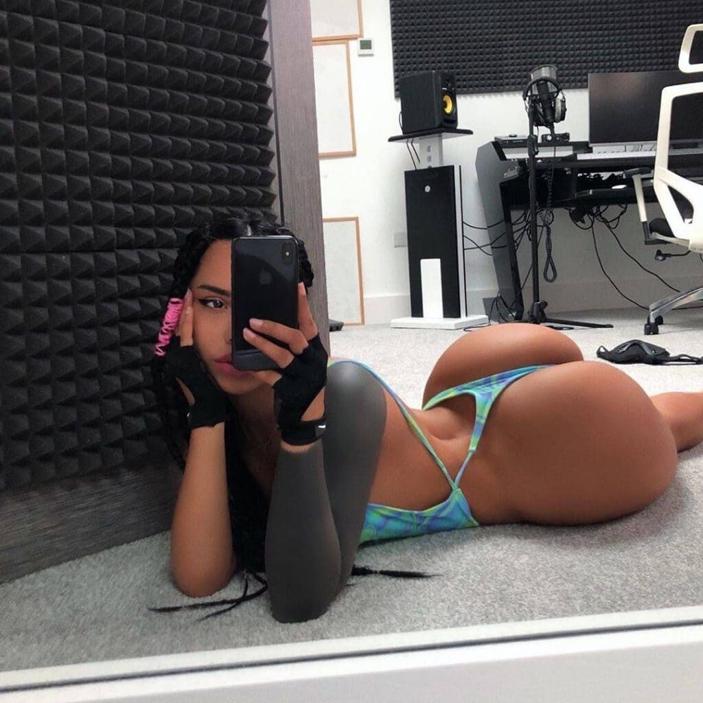 Фотосессия Gina Savage Пикантная фотосессия Джины Сэвидж, полный слив