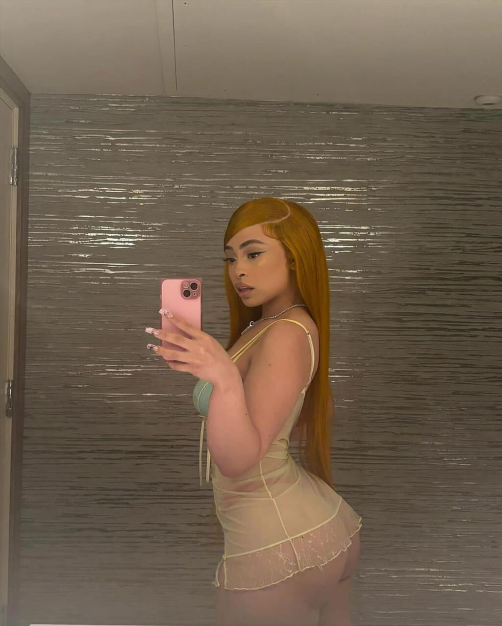 Слив Ice Spice: откровенная фотосессия