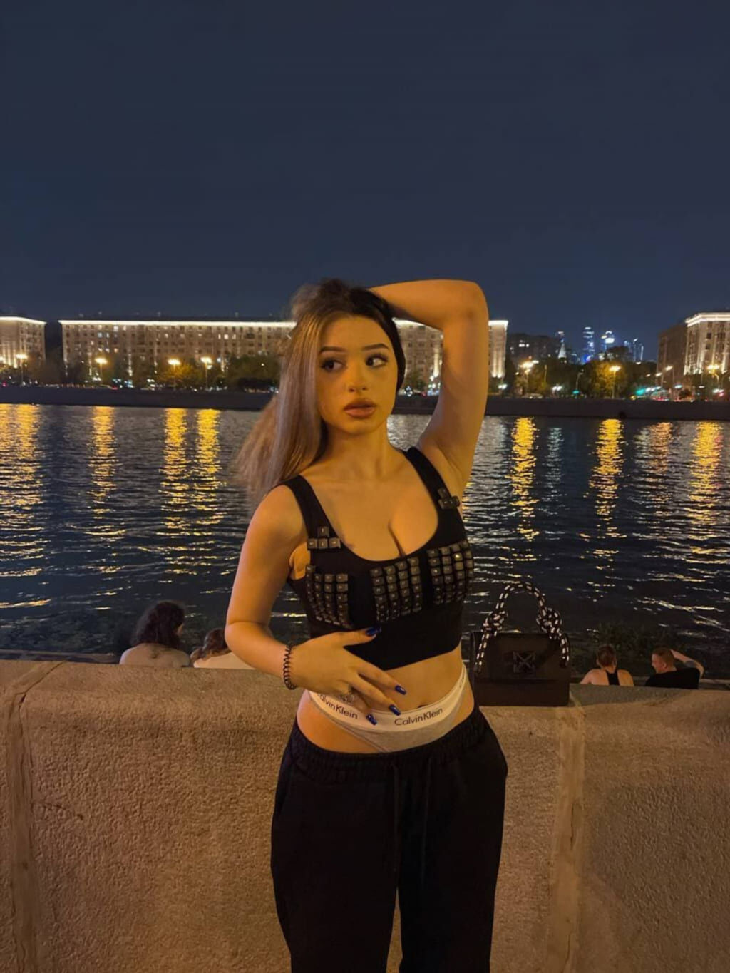 Яркий фотосет onlykrisssty в платье (свежие снимки, кадр 100)