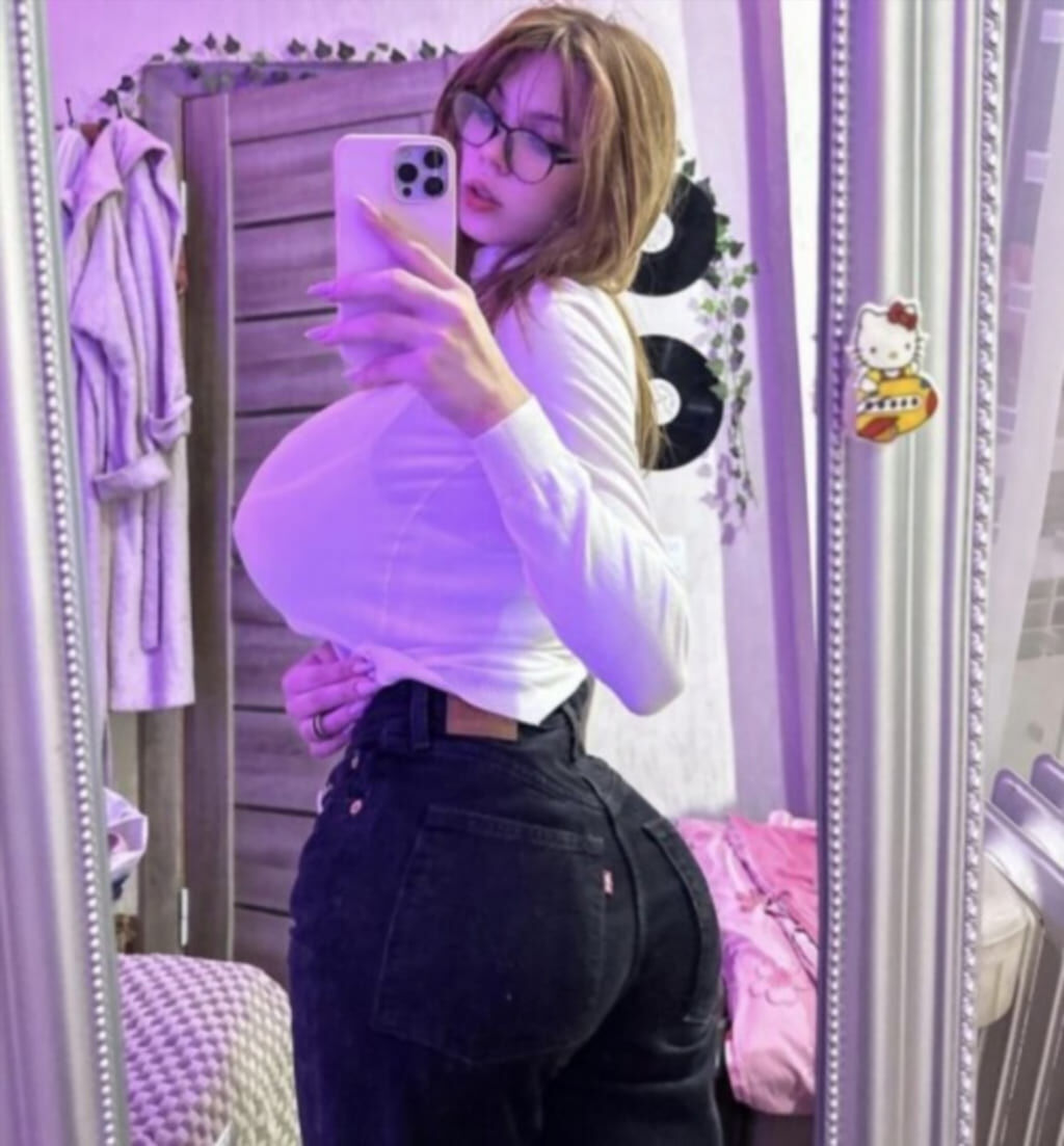 Слив фотосессии kitty keettt в студии (кадры из закрытого архива, кадр 273)