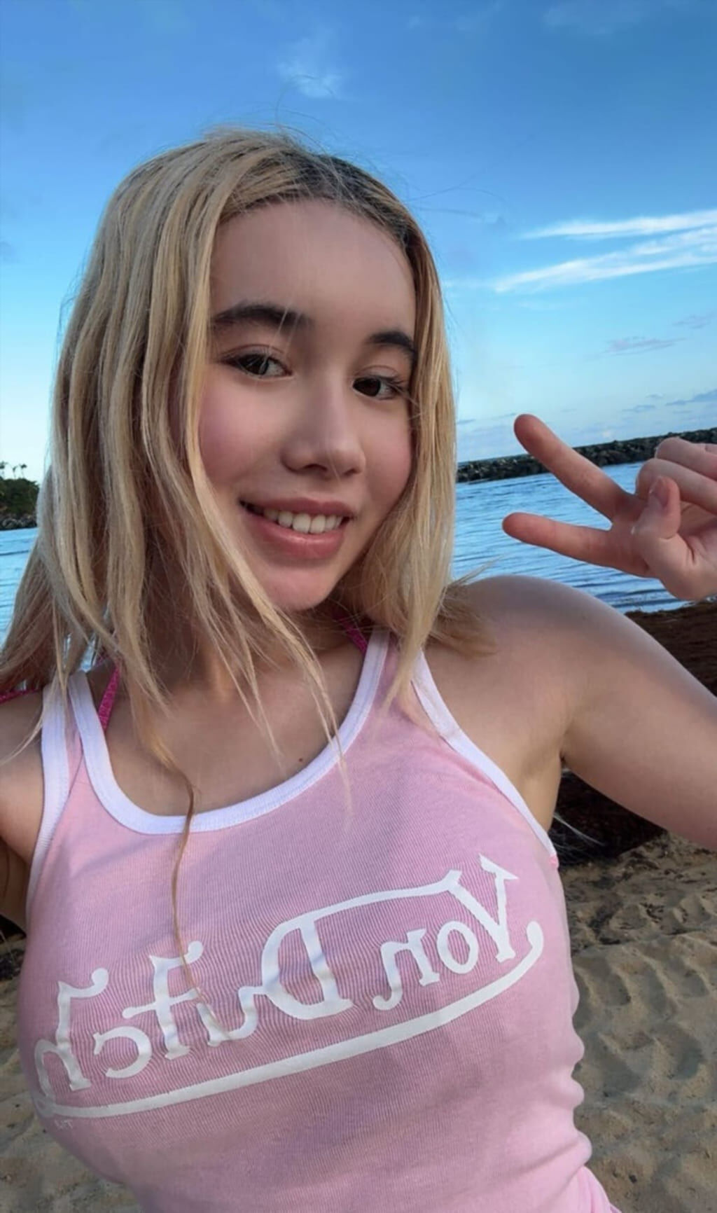 Слив Lil Tay: яркий дерзкий образ (детальный ракурс, кадр 21)