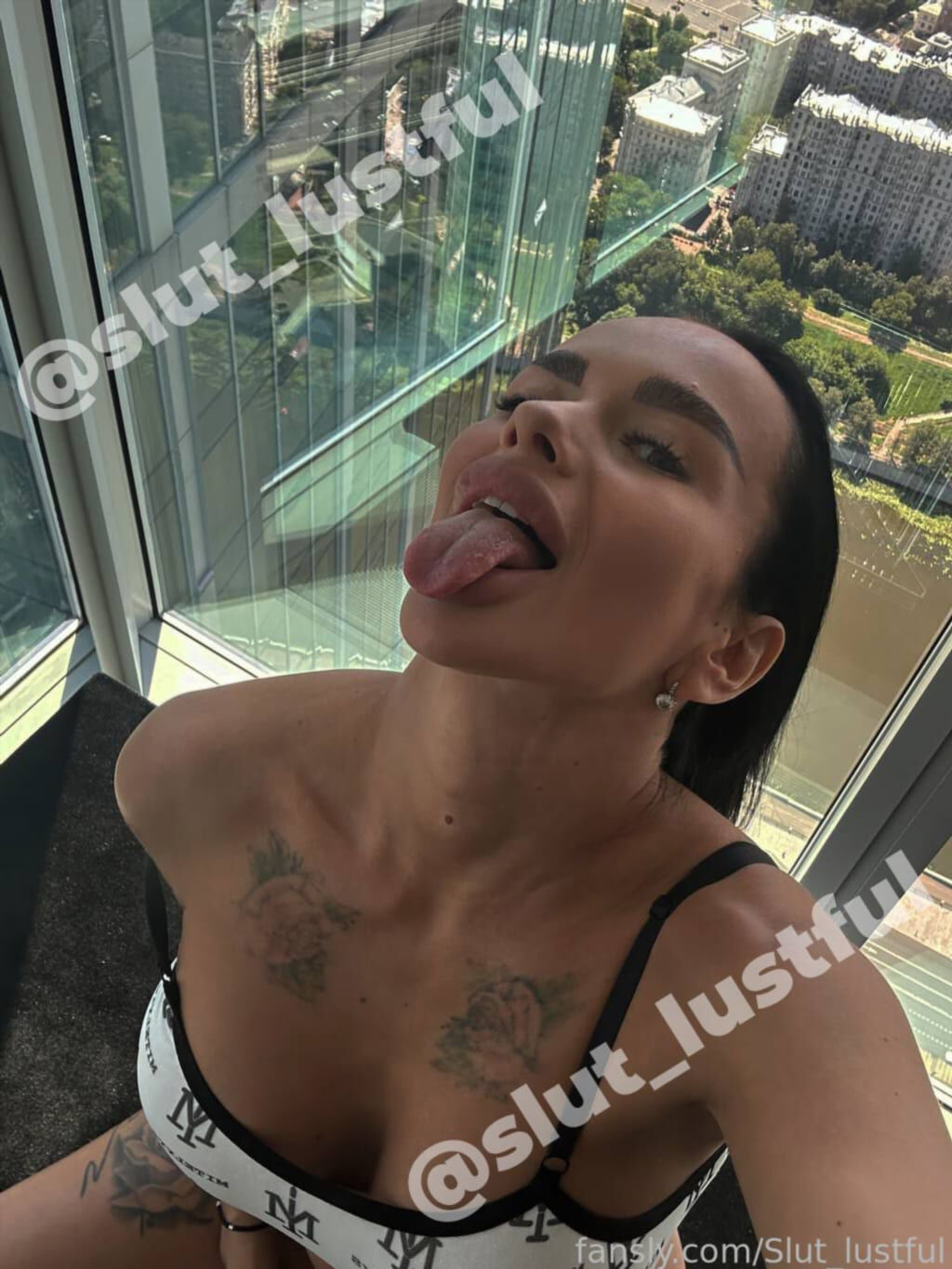 Горячий слив lustful slut: летний фотосет