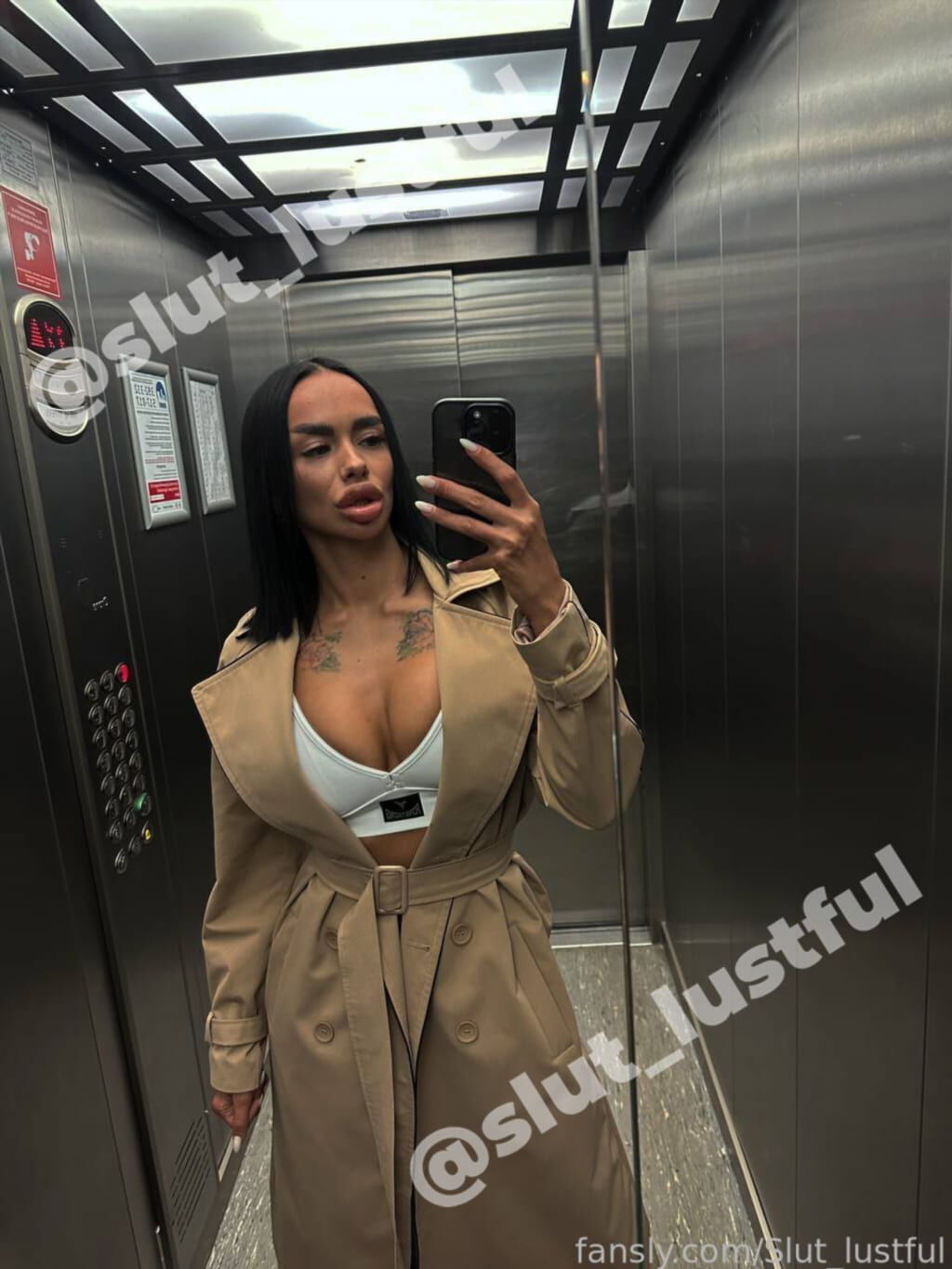 Слив lustful slut: откровенная примерка