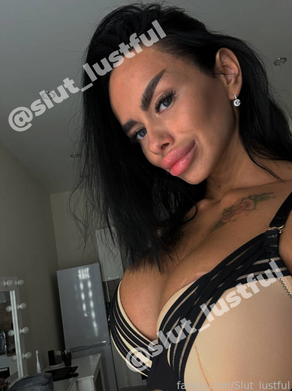 Слив lustful slut: откровенная примерка (в высоком качестве, кадр 91)