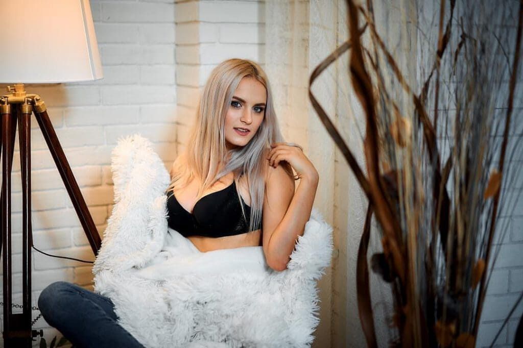Домашнее фото modestal — кадр из сета #83 Слив modestal: домашняя съемка (подборка из сета, кадр 83)