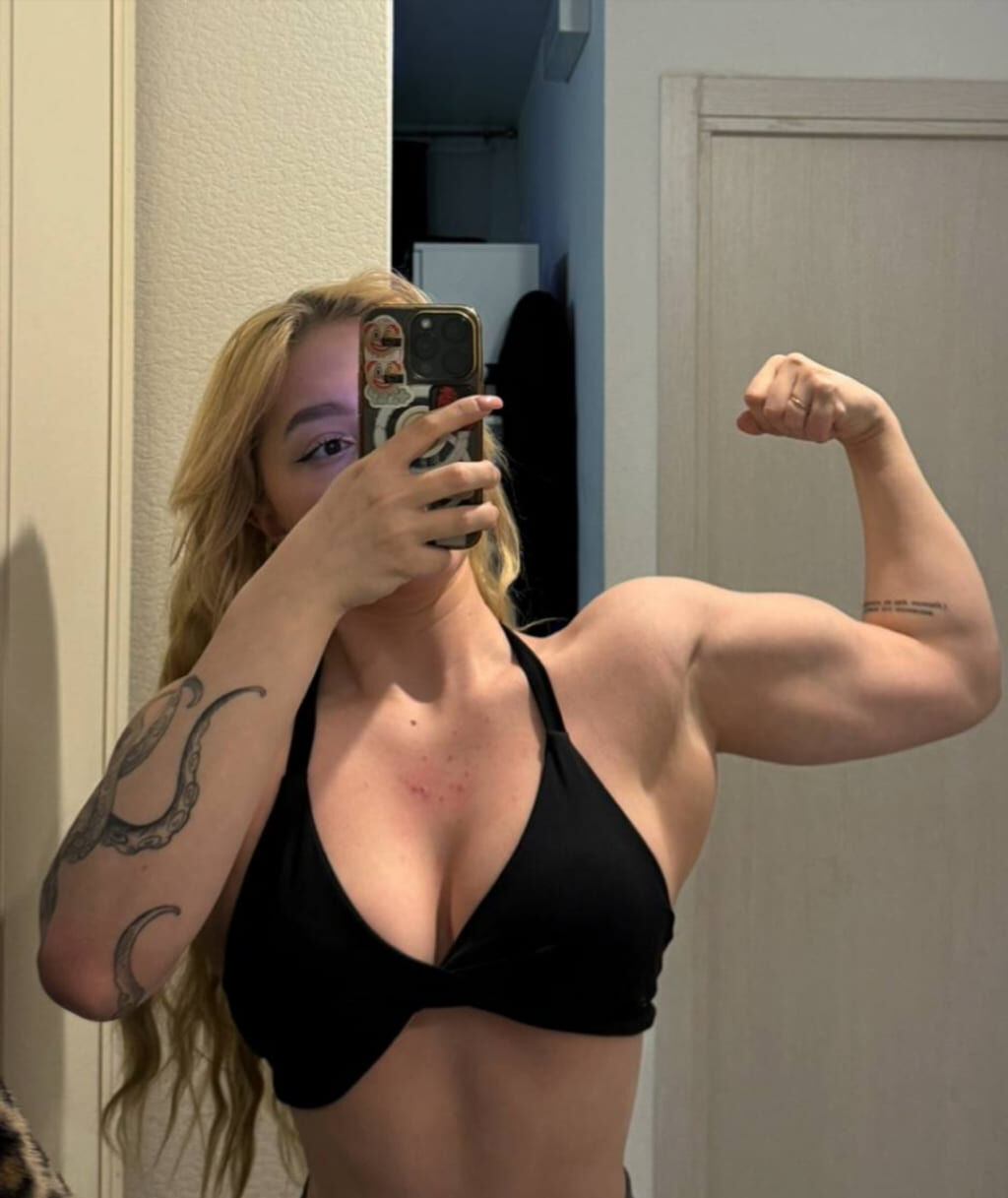 Свежие фото Новые фото MuscleKitty из слива