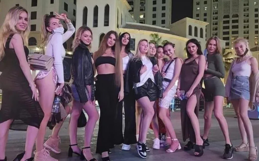 Неизданные кадры — кадр из сета #40 Неопубликованные кадры Portia party Dubai (детальный ракурс, кадр 40)